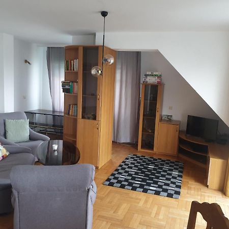 Fit Apartment Burgas Esterno foto