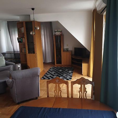 Fit Apartment Burgas Esterno foto
