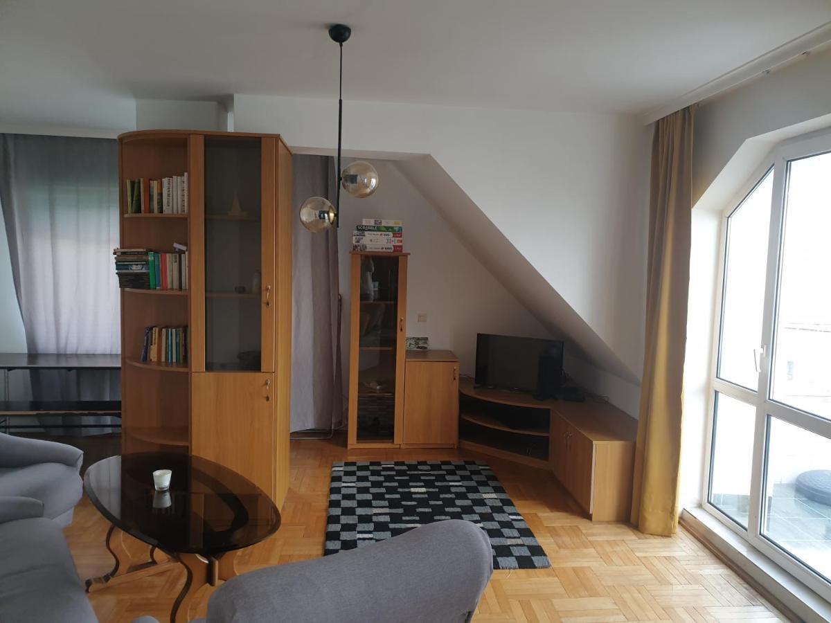 Fit Apartment Burgas Esterno foto