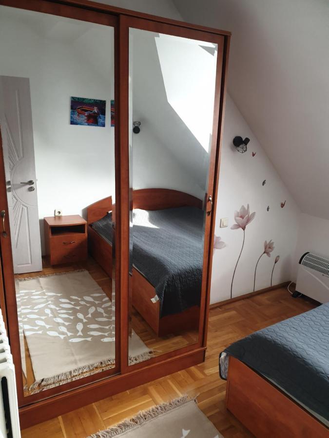 Fit Apartment Burgas Esterno foto