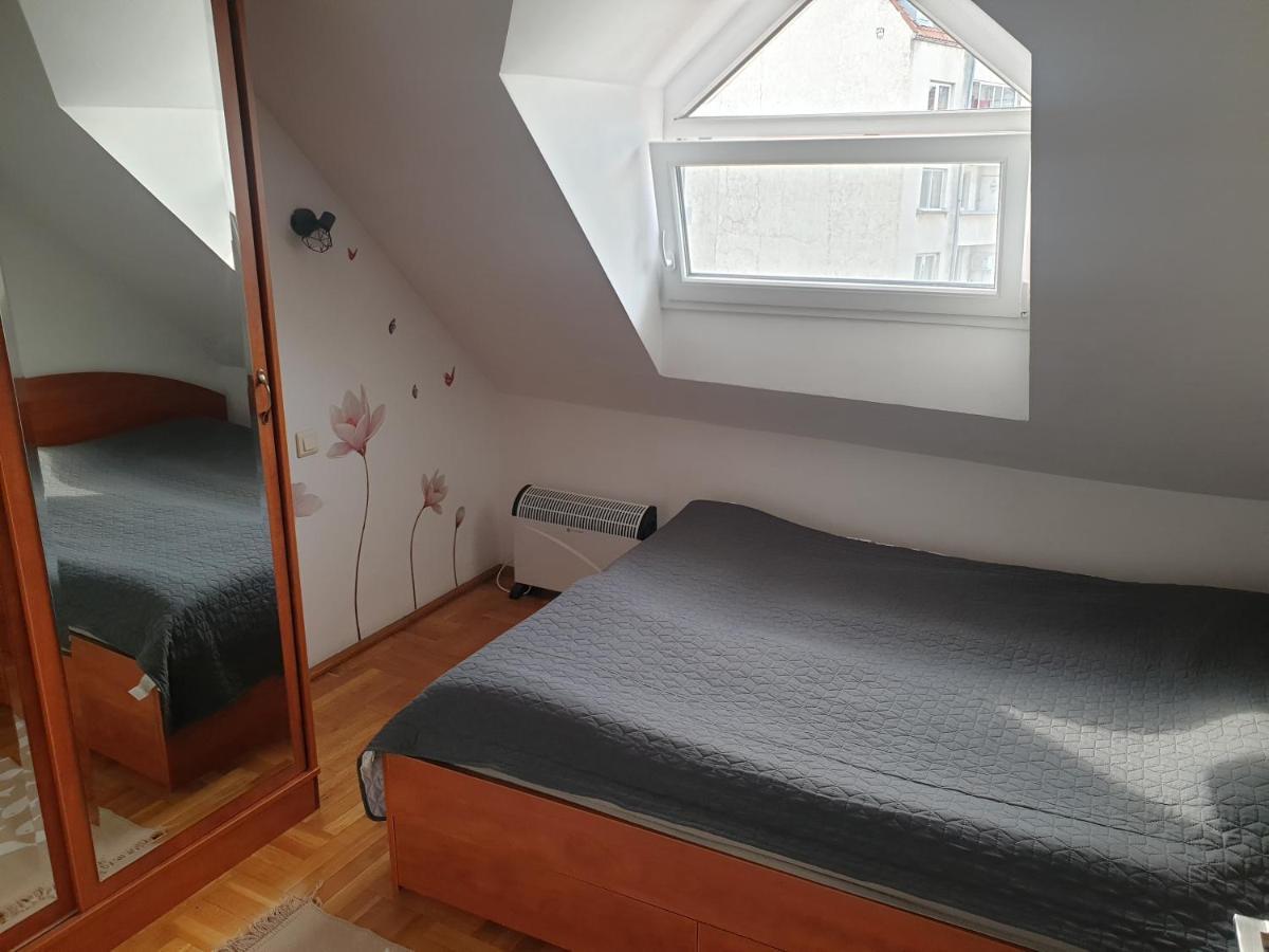 Fit Apartment Burgas Esterno foto