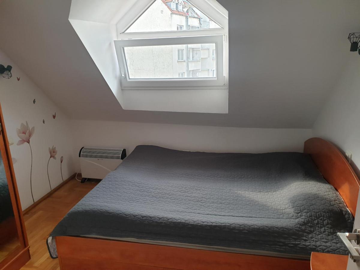Fit Apartment Burgas Esterno foto