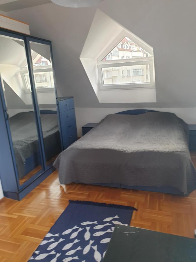 Fit Apartment Burgas Esterno foto